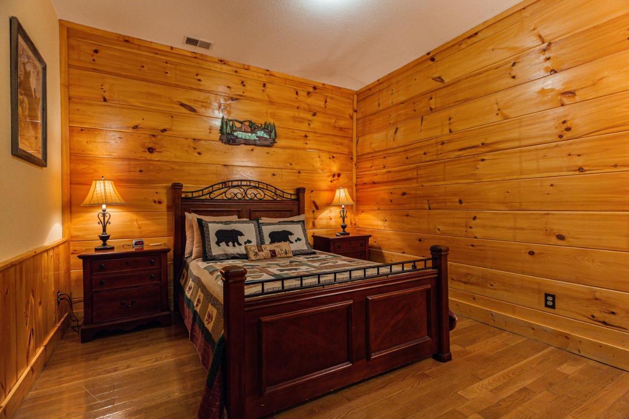 Вилла Bear Claw - Bear Claw Retreat In Pigeon Forge! Экстерьер фото